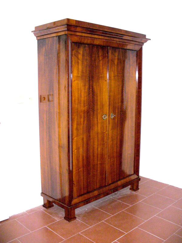 Biedermeier skříň po repasi